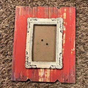 Red and White 5 X 7 picture frame